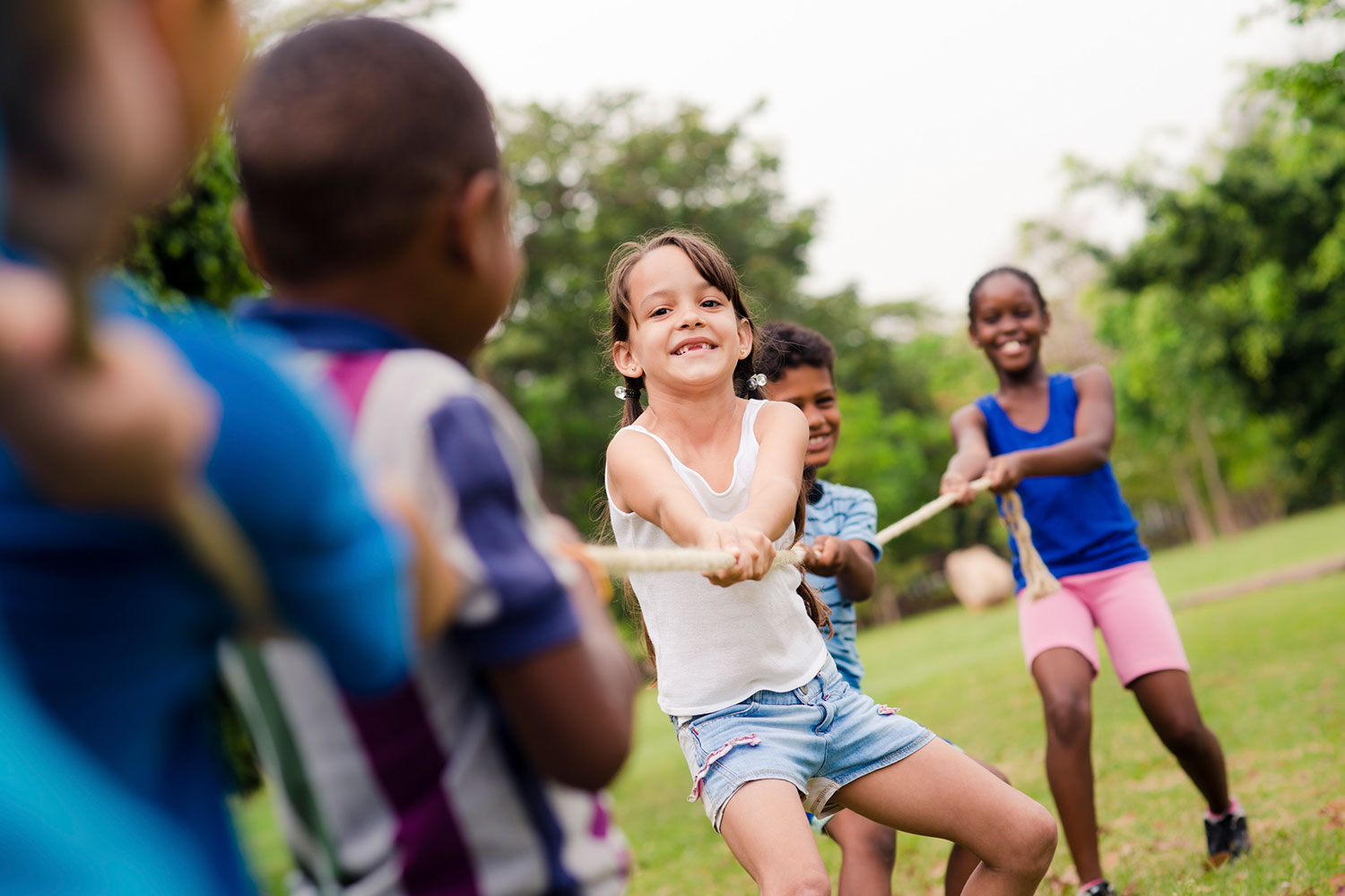 children-tug-of-war